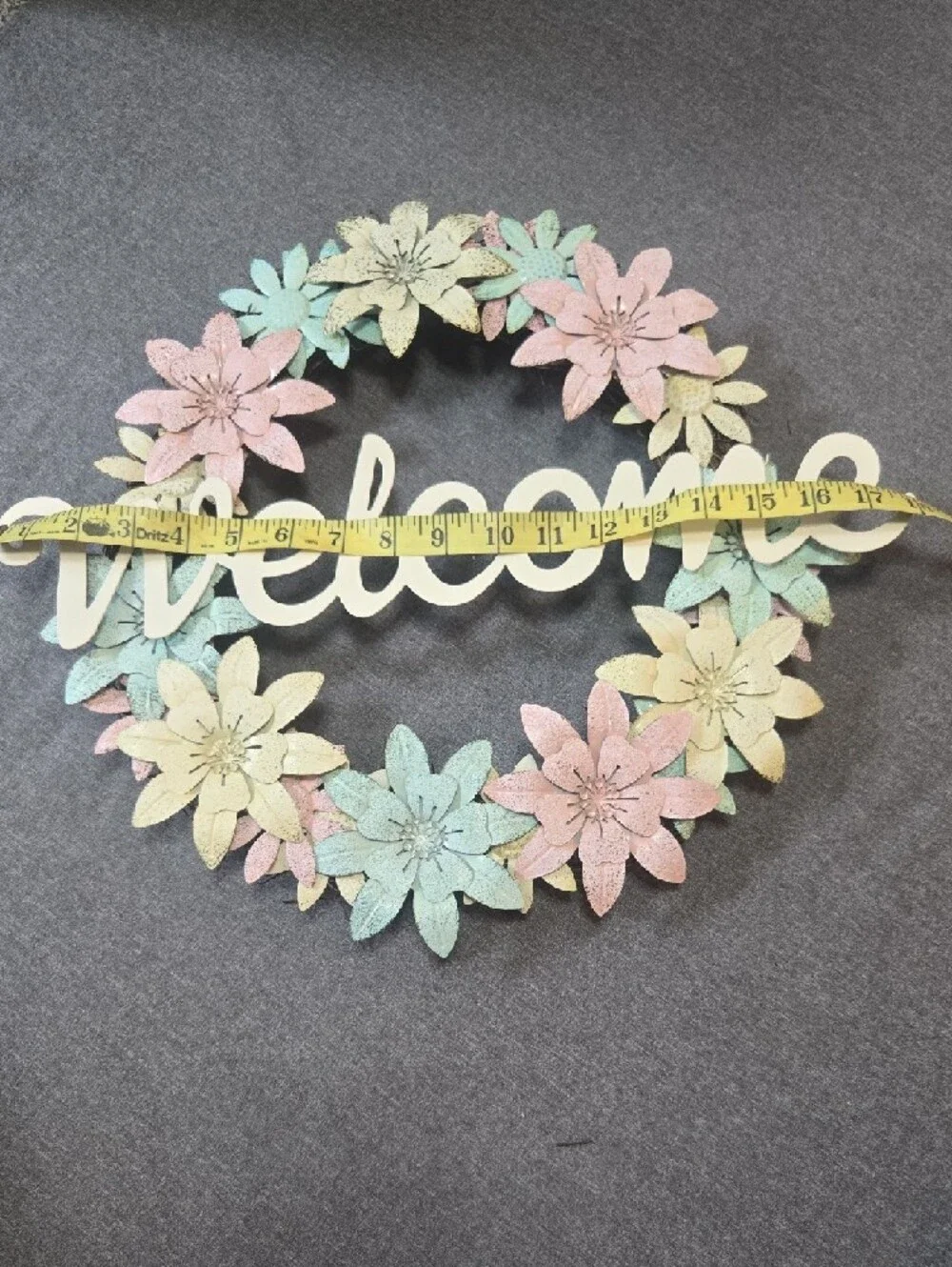 N/A round floral